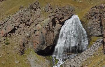 Водопад девичьи слезы Приэльбрусье